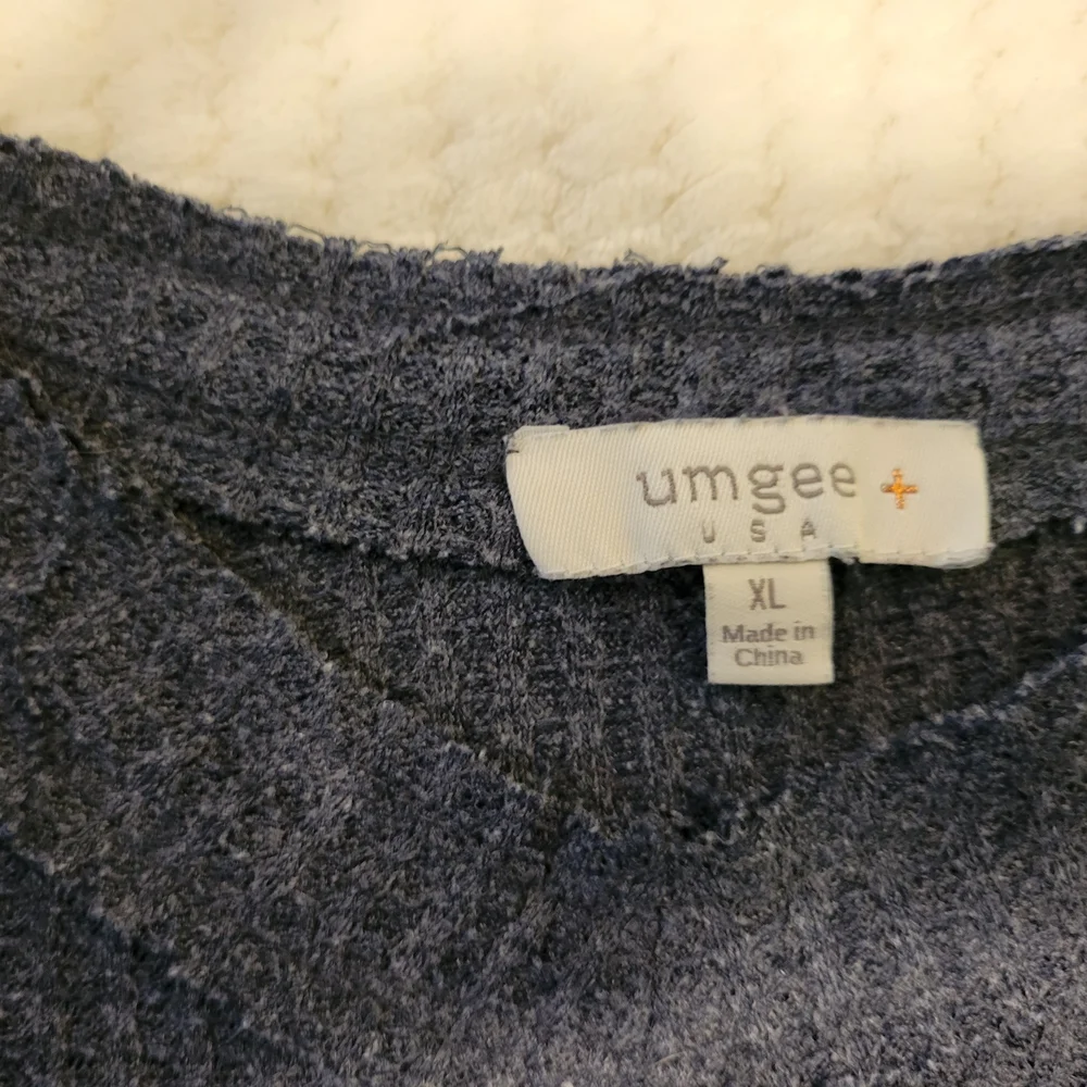 Umgee USA Blue Heathered Top - Picture 2 of 8